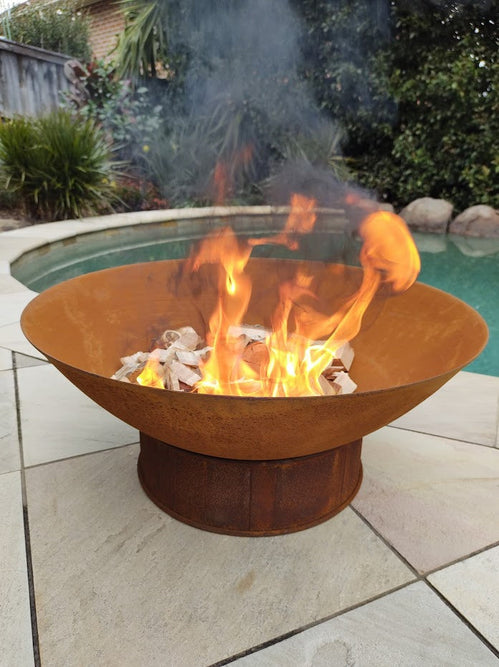 Greenlife Outdoor Fire Pit Cast Iron 600mm Deep Dish Bowl - Rust Patina