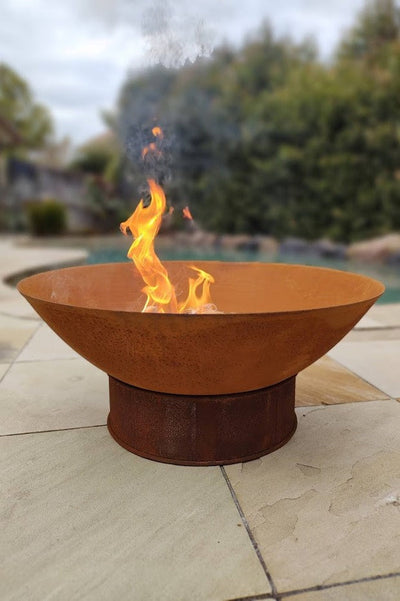 Greenlife Outdoor Fire Pit Cast Iron 600mm Deep Dish Bowl - Rust Patina